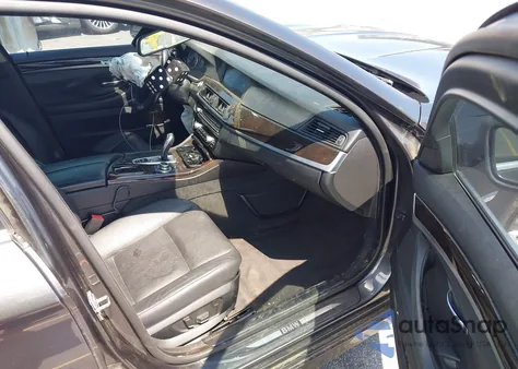 2011 BMW 528I из США, поврежденный, VIN WBAFR1C52BC744839